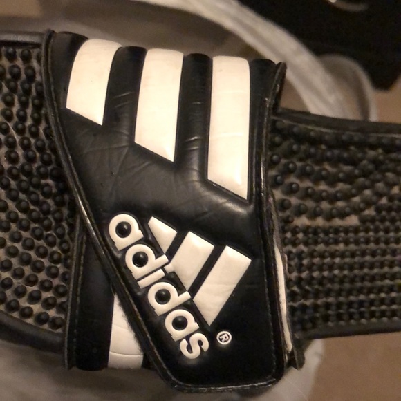 Women’s Adidas slides - Picture 4 of 4